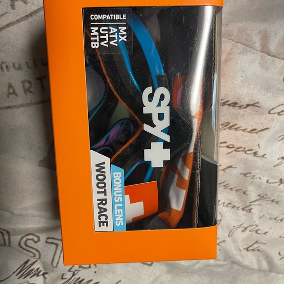 SPY GOGGLES NEVER WORN NWT - Picture 3 of 3